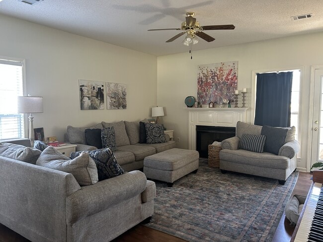 Building Photo - 105 Jamie Cove