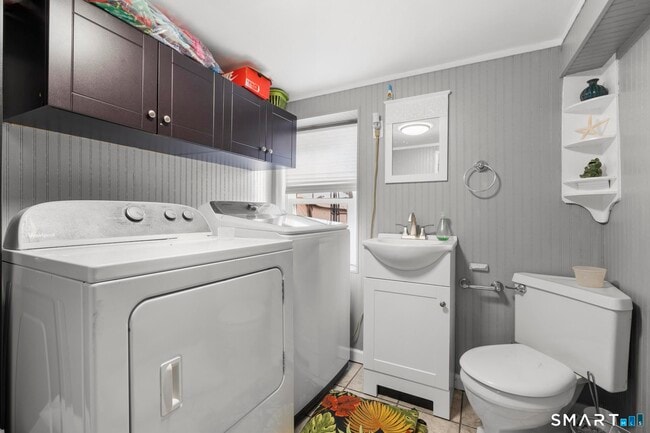 Building Photo - 540 Lakeside Dr