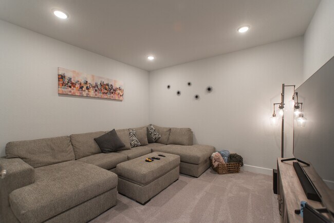 Building Photo - 71 Perennial Cyn Dr