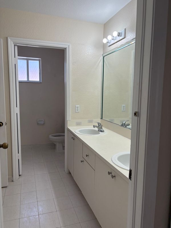 Building Photo - 8771 NW 106th Ln