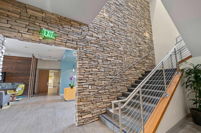 Building Photo - 890 White Moonstone Loop