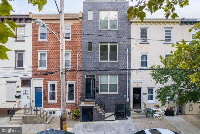 Building Photo - 1744 Vineyard St