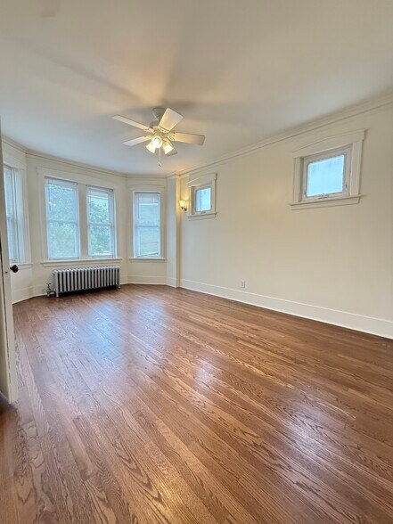 Building Photo - 2053 N Sawyer Ave
