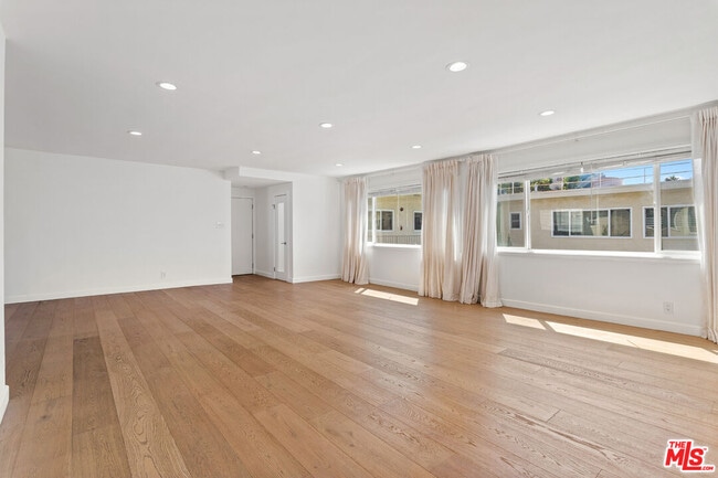 Building Photo - 1525 Hayworth Ave