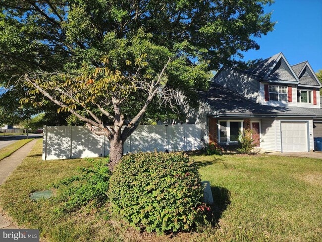 Building Photo - 152 Wedgefield Dr