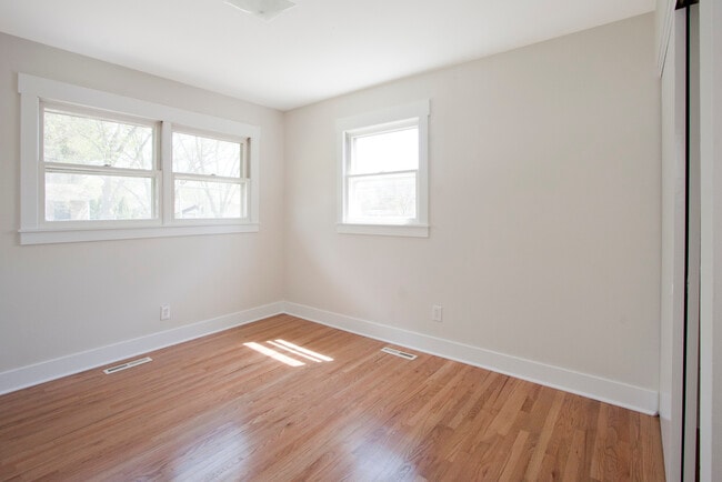 Building Photo - 6415 Londonderry Dr