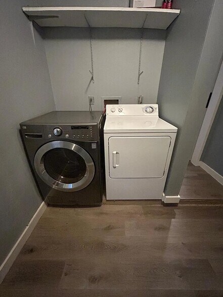 Building Photo - 6902 Colony Park Dr