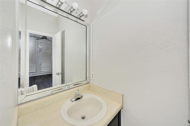 Building Photo - 2101 Count Fleet Dr