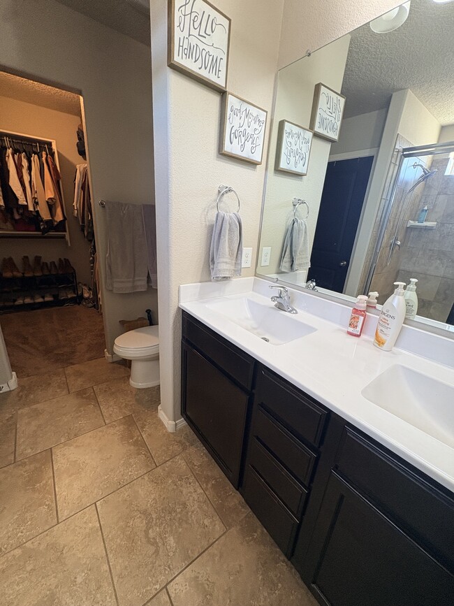 Building Photo - 9332 Warm Stone St