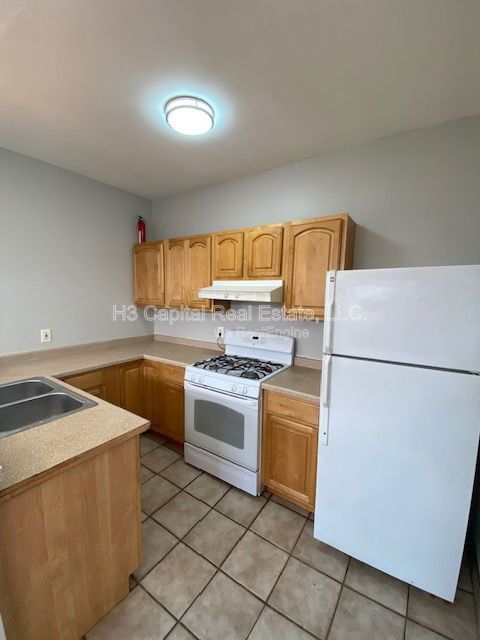 Building Photo - 2449 Cleveland Blvd