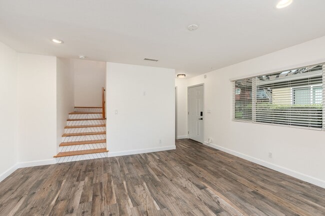 Building Photo - updated and unique 3 bedroom