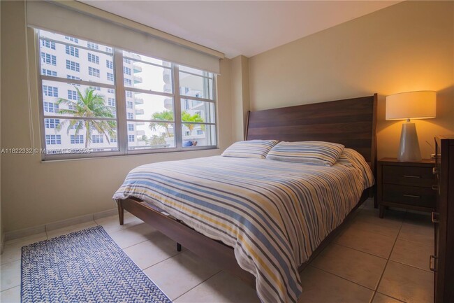 Building Photo - 5151 Collins Ave