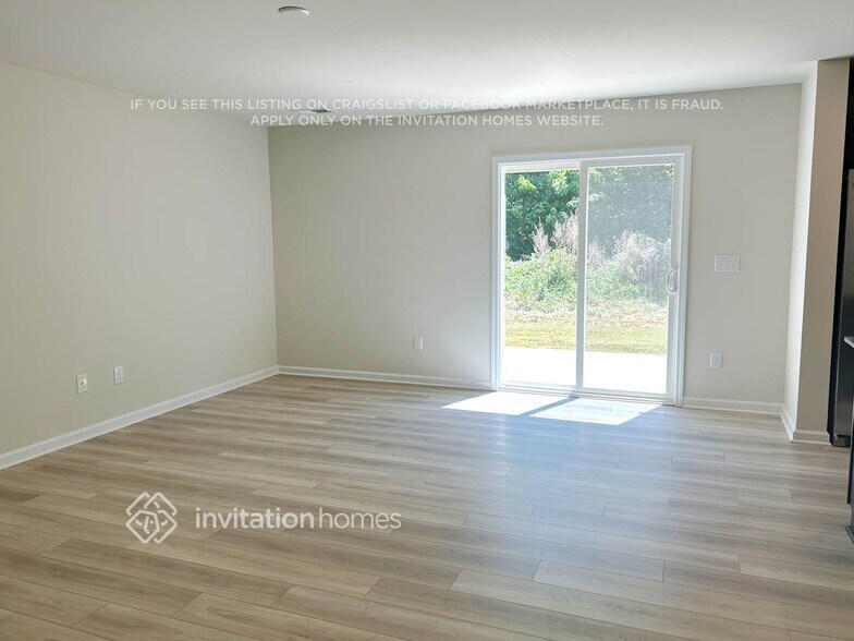 Building Photo - 2343 Pebble Close Ct