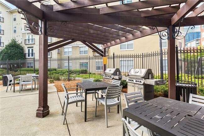 Building Photo - 800 Peachtree St NE