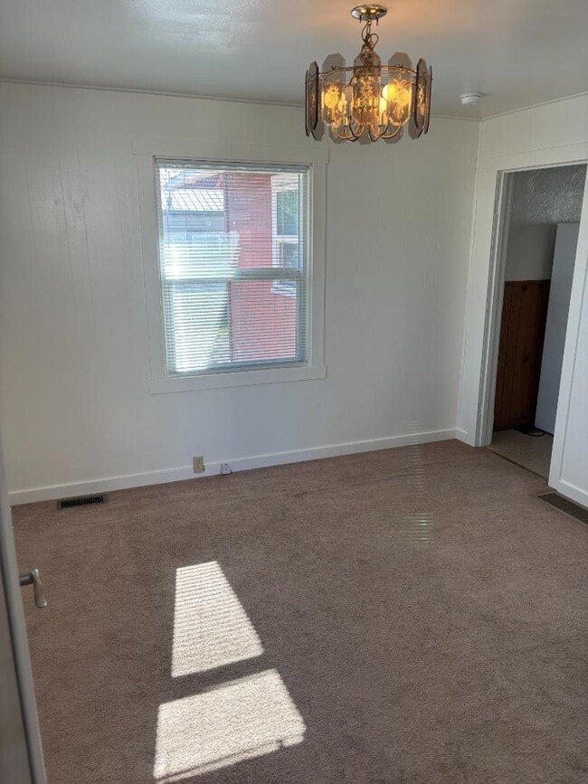 Building Photo - 411 Opal St