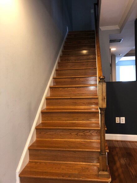 Building Photo - 734 Quincy St NW