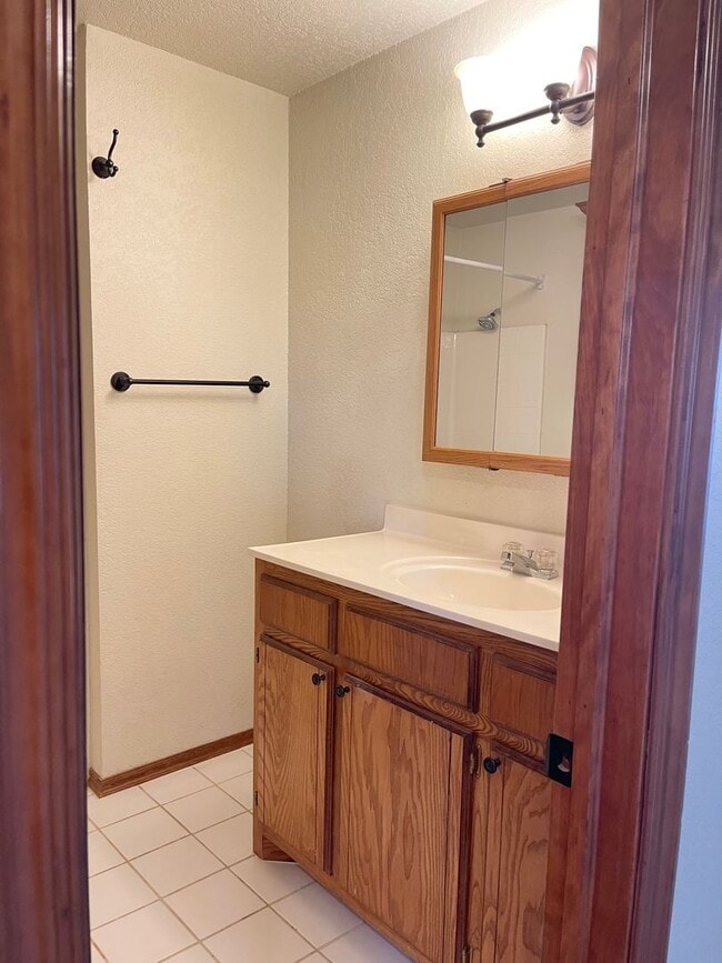 Building Photo - 3320-3322 Ridgecrest Cir