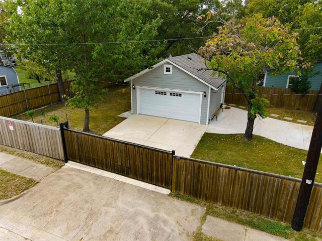 Building Photo - 2700 Gladstone Dr