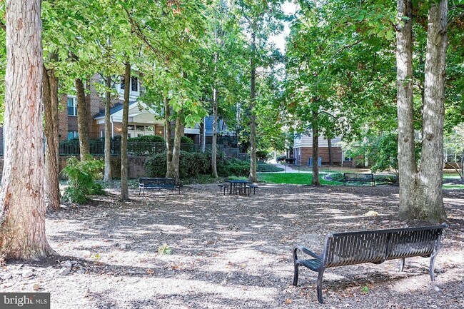 Building Photo - 2204 Westcourt Ln