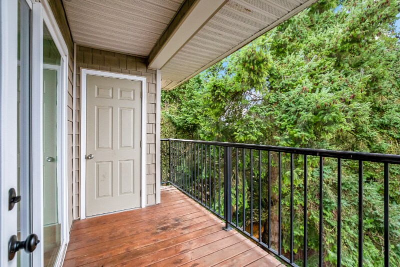 Building Photo - 12040 Bridgeport Way SW