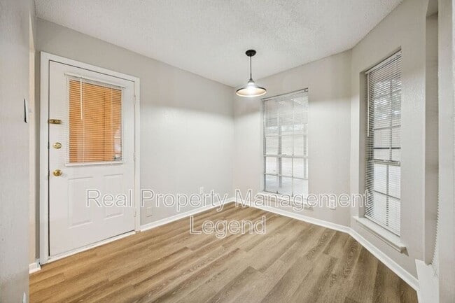 Building Photo - Hearthwood Ct 5633