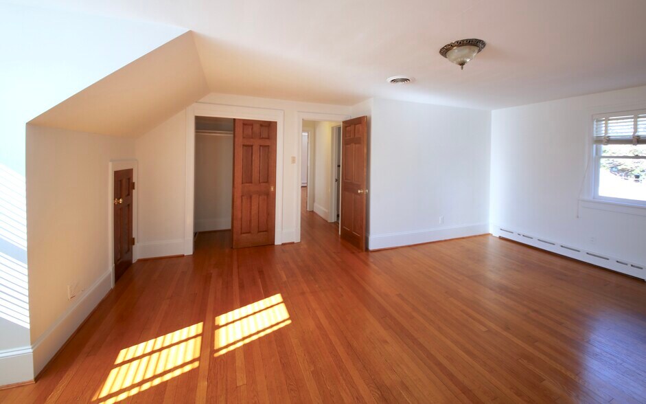 Upstairs bedroom #2, 14' x 19', large closet - 2308 Buckingham Ave