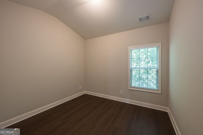 Building Photo - 921 Hickory Leaf Ct SE