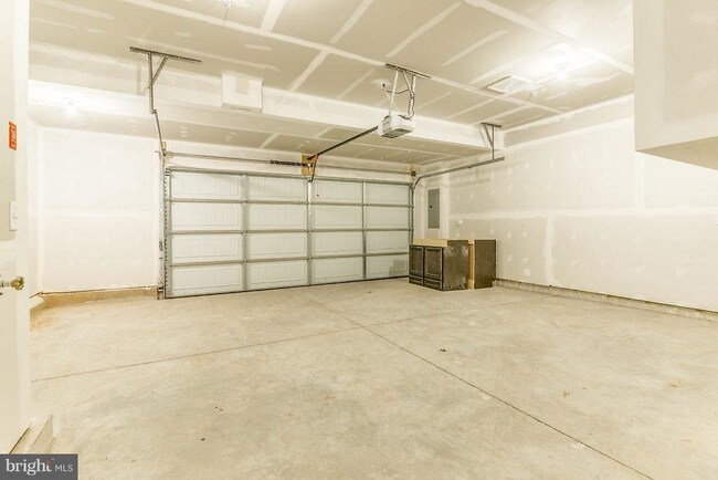 Building Photo - 22589 Amendola Terrace