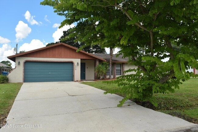 Building Photo - 326 Decordre Rd SE