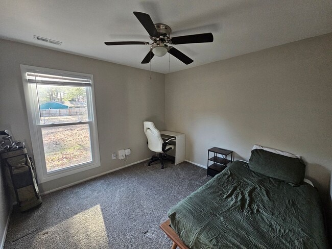 Building Photo - 3 Bedroom Corner Lot Close to Lejeune Blvd