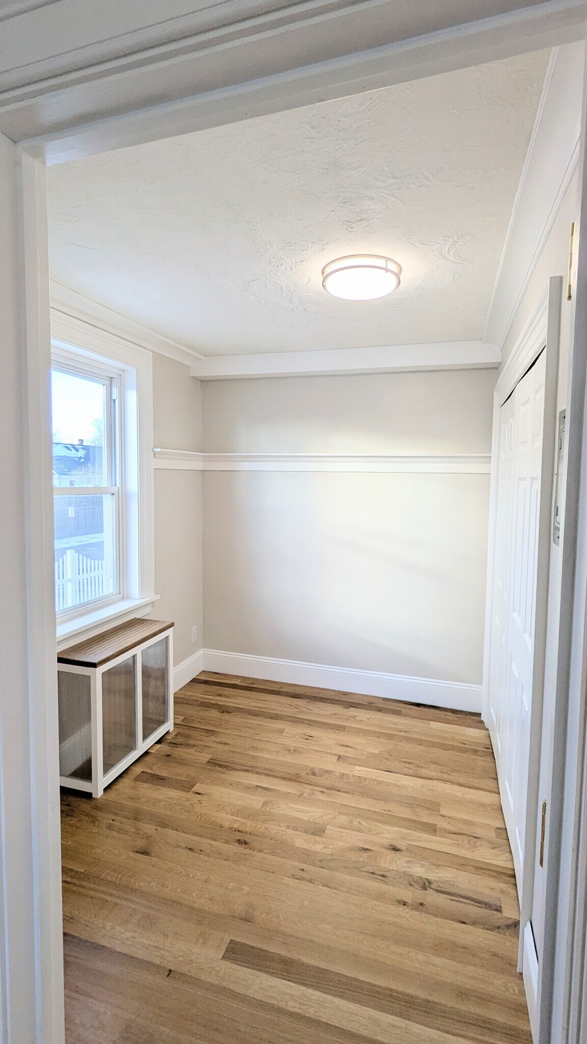 Third bedroom with large closet - 536 Bridge St