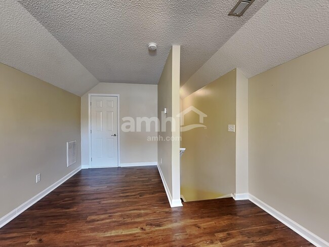 Building Photo - 28 Ginger Gold Dr