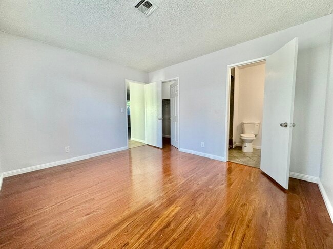 Building Photo - 6151 Meadow Vista Ln