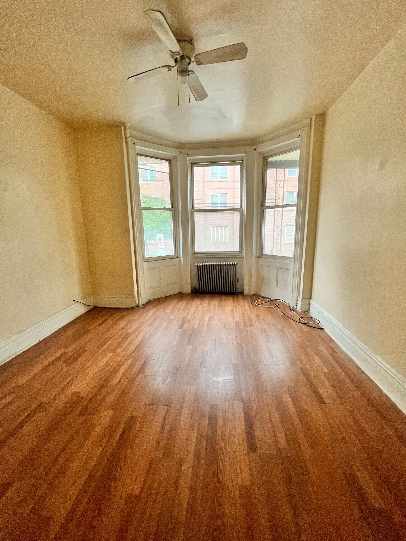 391 Forrest St 2 - 387 Forrest St