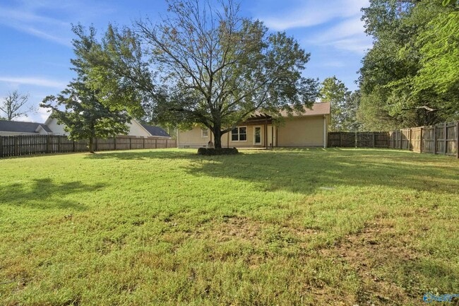 Building Photo - 117 Jay Dr