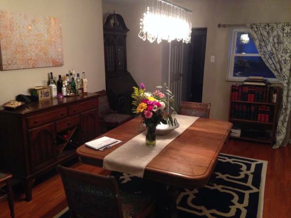 Building Photo - 1915 Jane St