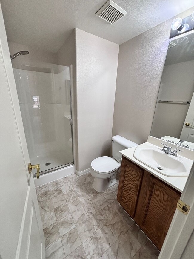 Building Photo - Two Bedroom Condo in Guard Gated Painted Desert