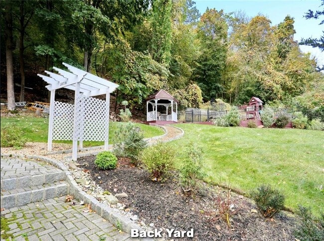 Building Photo - 239 Westside Ave