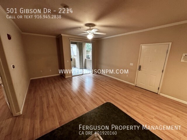 Building Photo - Ground Level One Bedroom Condo with Detach...