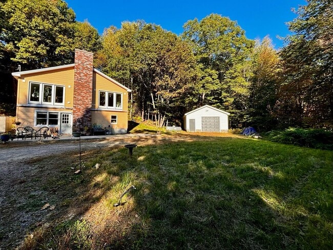 Building Photo - Bright & Airy Home Near Brettun’s Pond – Scenic Views & Modern Comfort