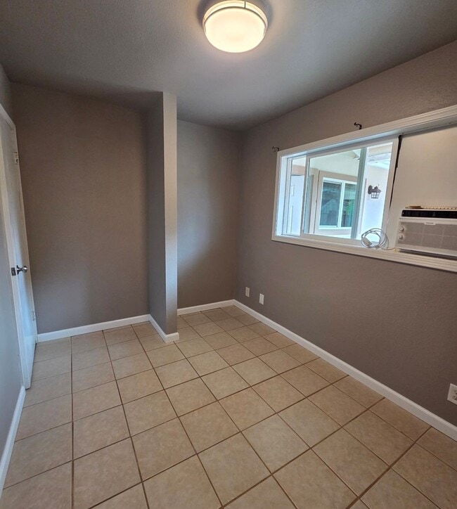 Building Photo - Pet Friedly 2/1 bedroom in Kihei