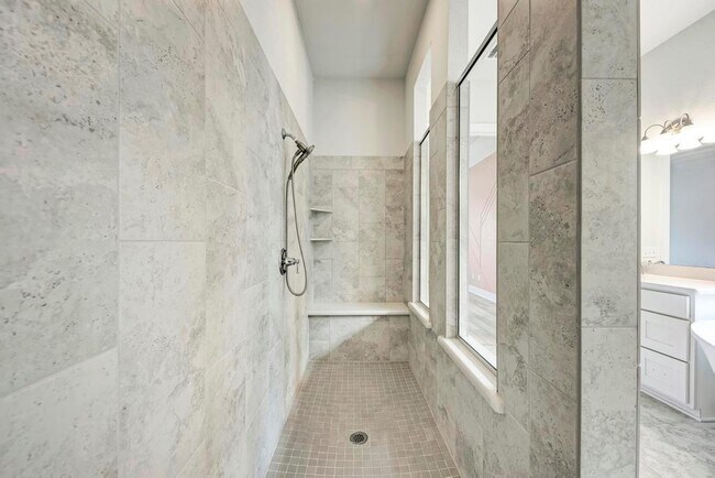 Building Photo - 1104 Almeria Bend