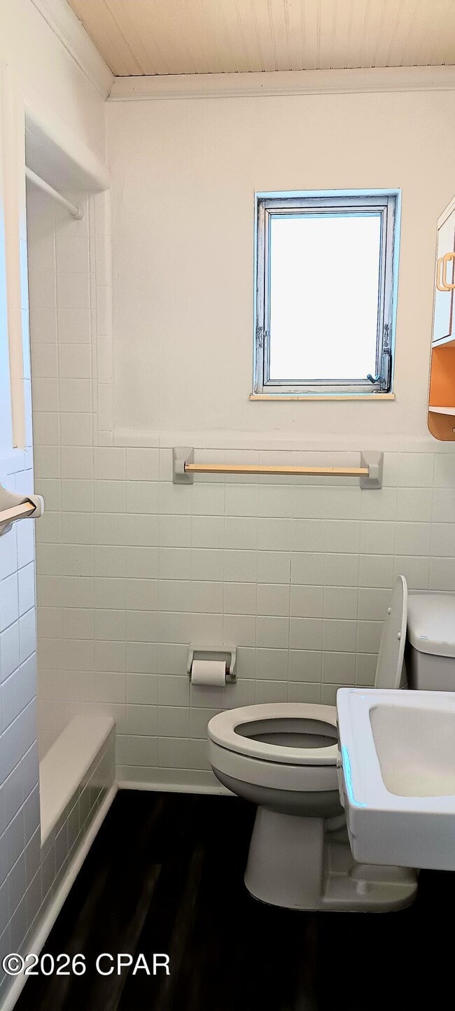 Building Photo - 648 N 9th Plaza