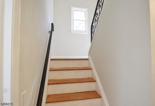 Building Photo - 9 Westervelt Pl