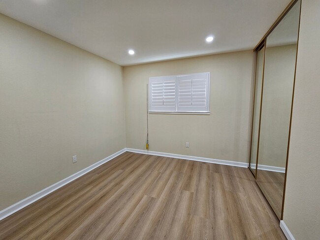 Building Photo - Spacious 4-Bedroom Home on the El Cerrito ...