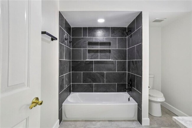 Building Photo - 1536 Oak Grove Rd