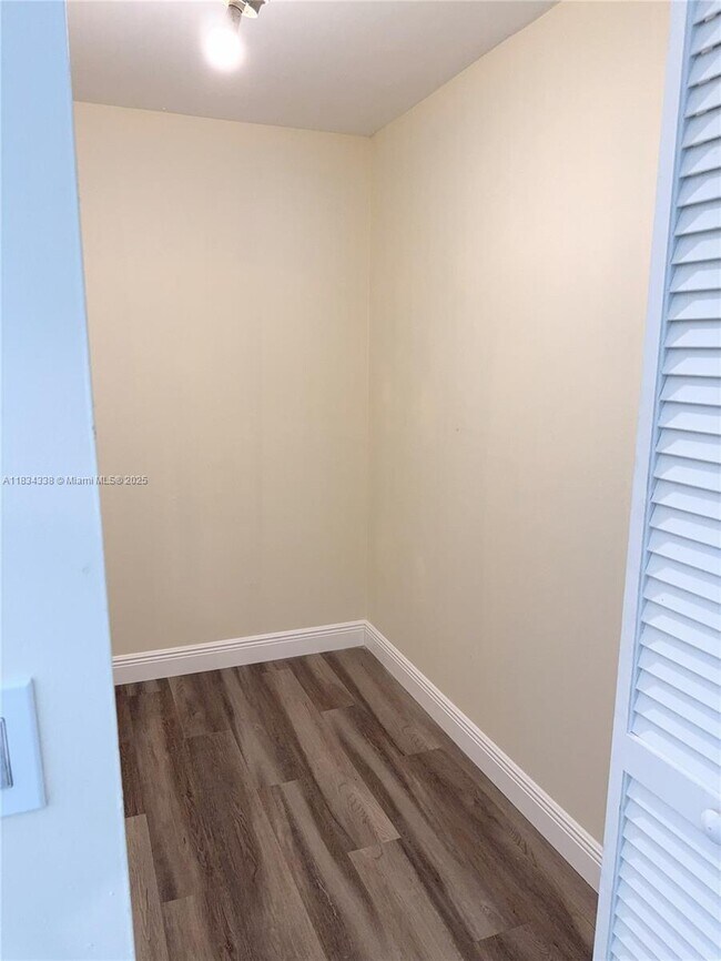 Building Photo - 5490 NW 92nd Ave