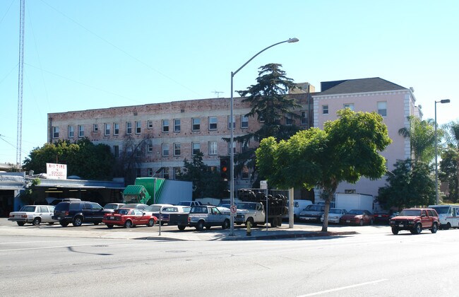 Building Photo - 512 S Glendale Ave