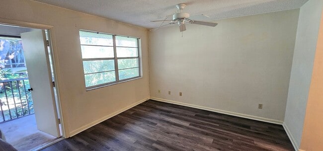 Building Photo - Riverfront Community with Resort Ammenities. 2/2 second Floor.