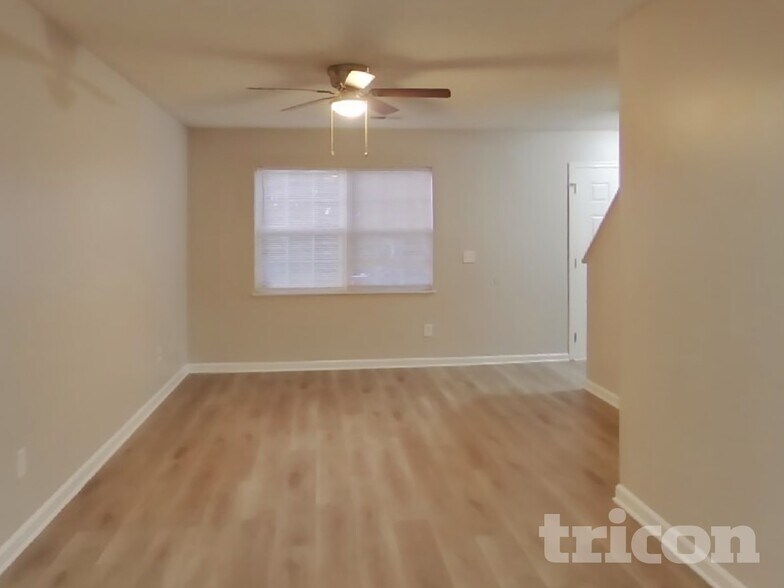 Building Photo - 131 Quiet Grove Dr